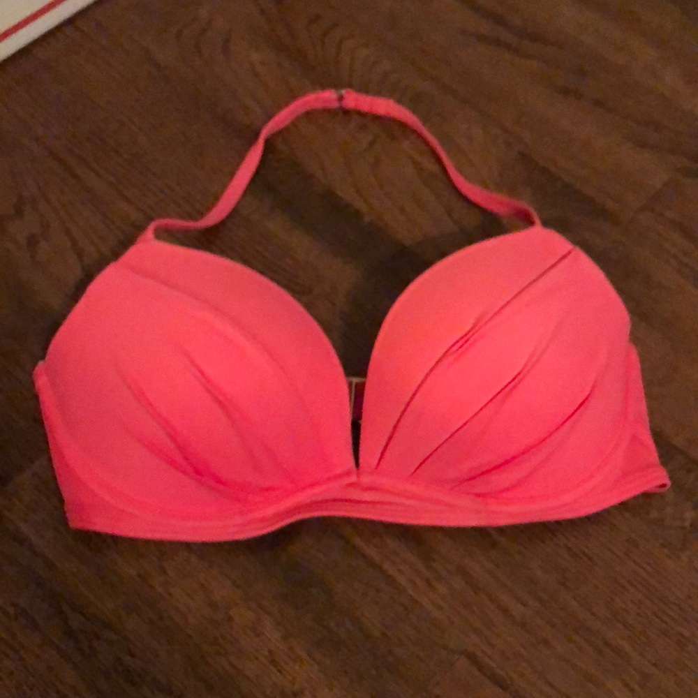 34D Victoria’s Secret swimsuit top
